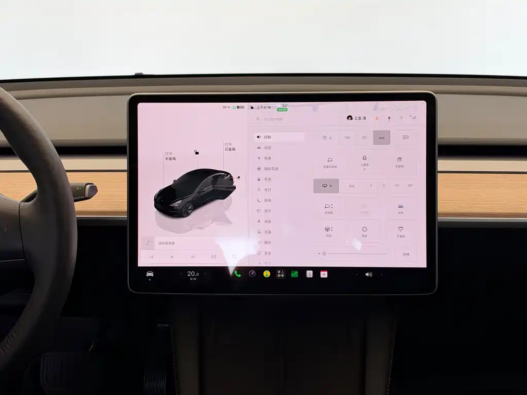 Tesla Model 3 — миниатюра 16