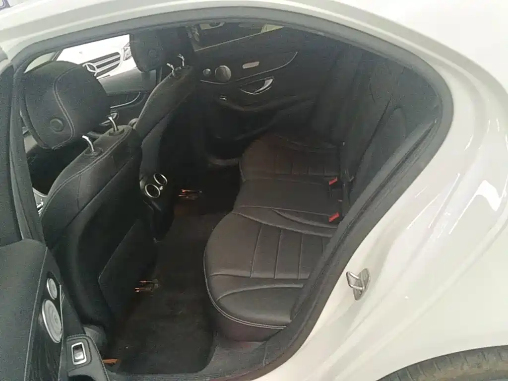 Mercedes-Benz C-Class — миниатюра 17