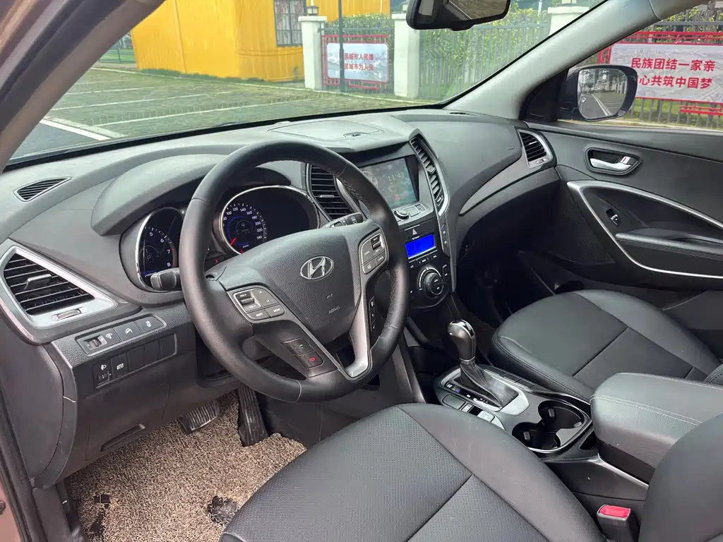 Hyundai Santa Fe — миниатюра 10