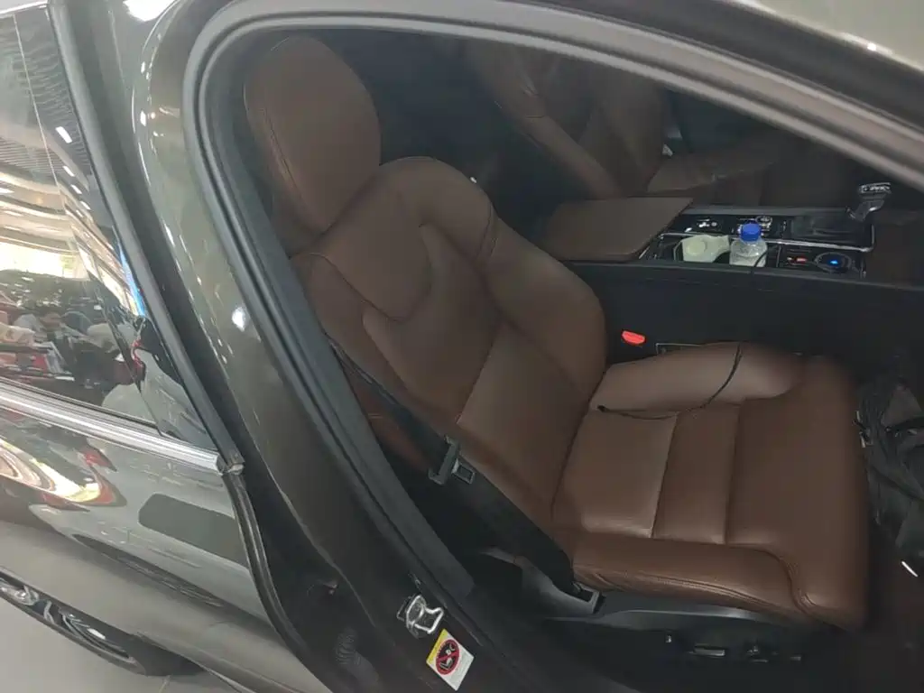 Volvo XC60 — миниатюра 25