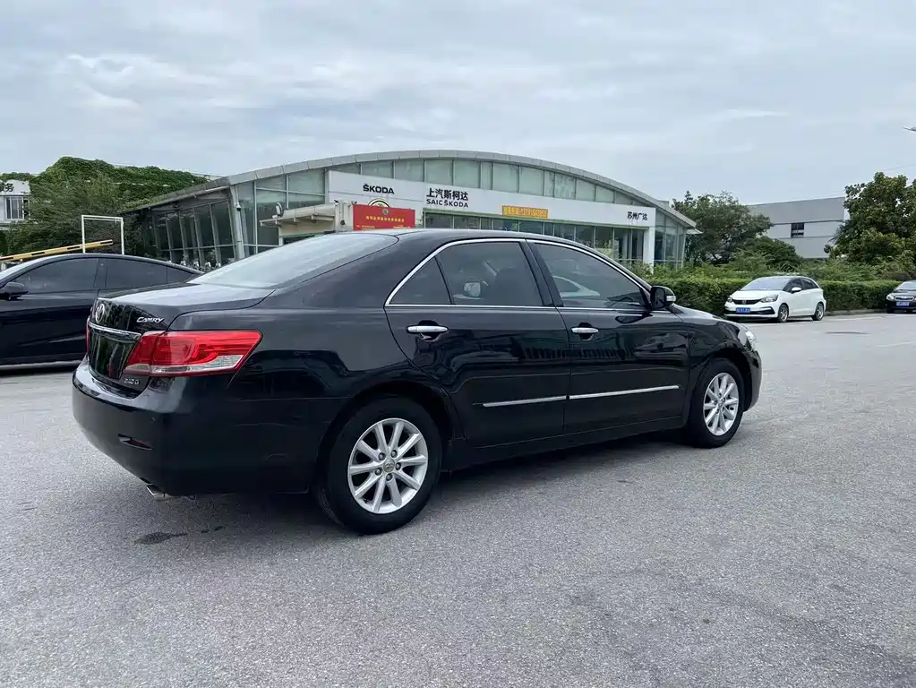 Toyota Camry — миниатюра 4