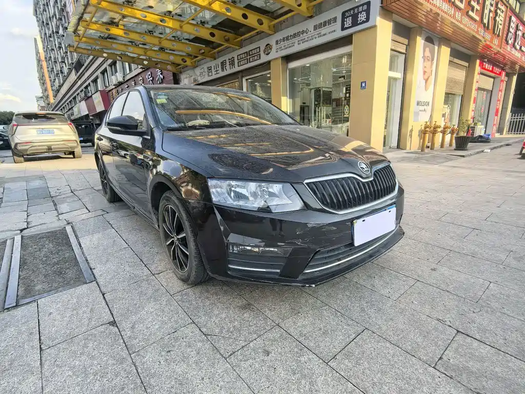 Skoda Octavia 1.6L Auto Smart Drive Edition, фото 2