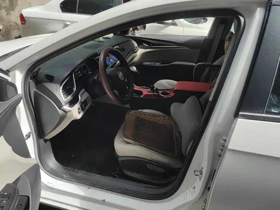 Buick Excelle — миниатюра 9
