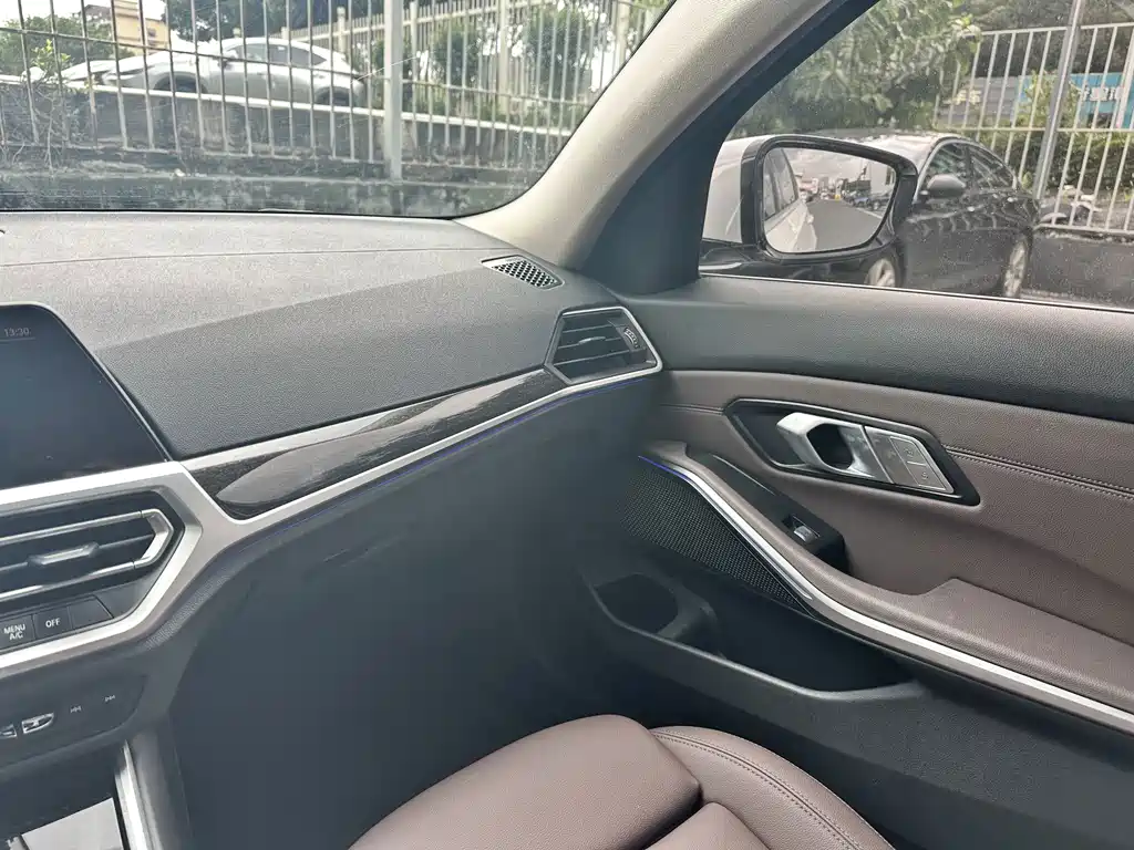 BMW 3 Series — миниатюра 11
