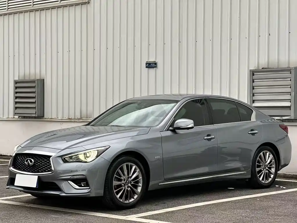 Infiniti Q50L