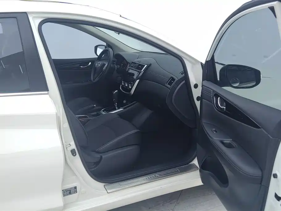 Nissan Tiida 2019 1.6L CVT Smart VI