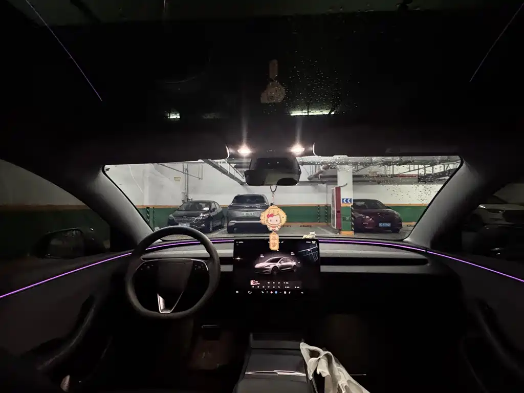 Tesla Model 3 — миниатюра 11