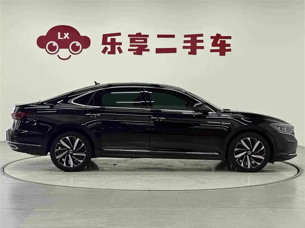 Volkswagen Passat 2022 380TSI Flagship