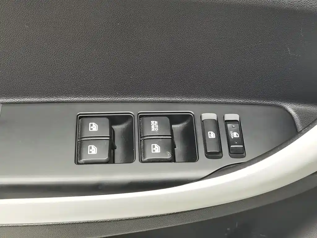 Changan CS35 — миниатюра 9
