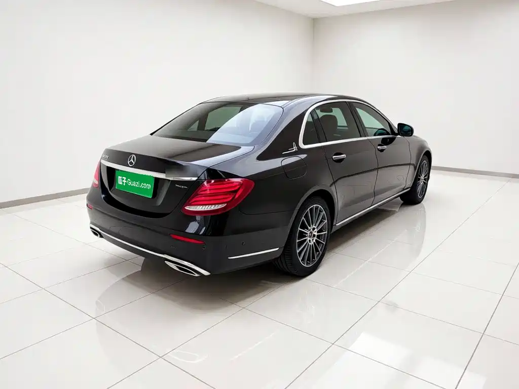 Mercedes-Benz E-Class — миниатюра 6