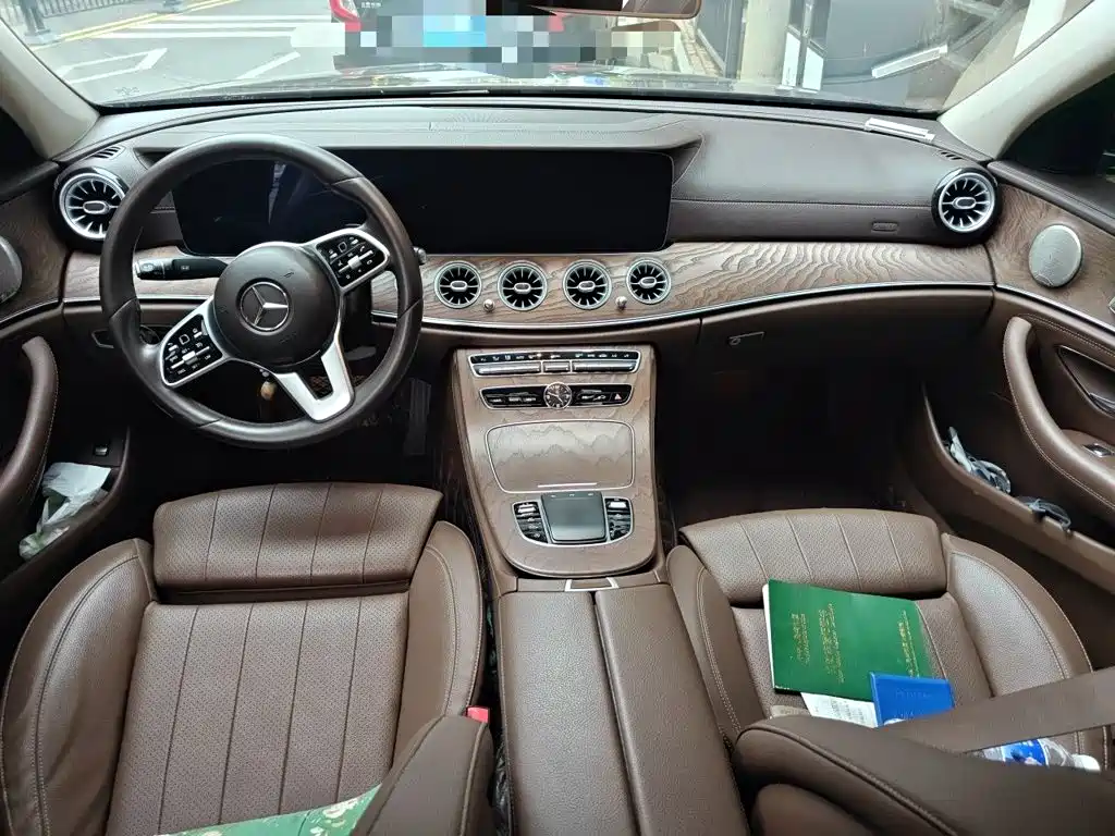 Mercedes-Benz E-Class — миниатюра 10