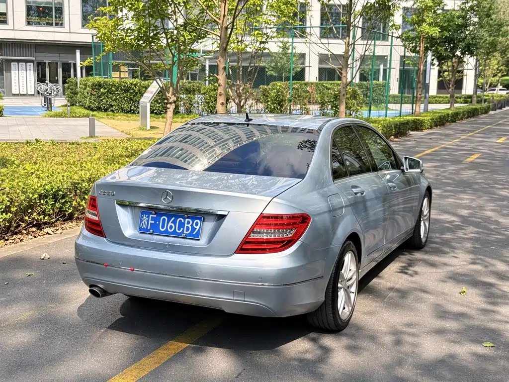 Mercedes-Benz C-Class — миниатюра 5