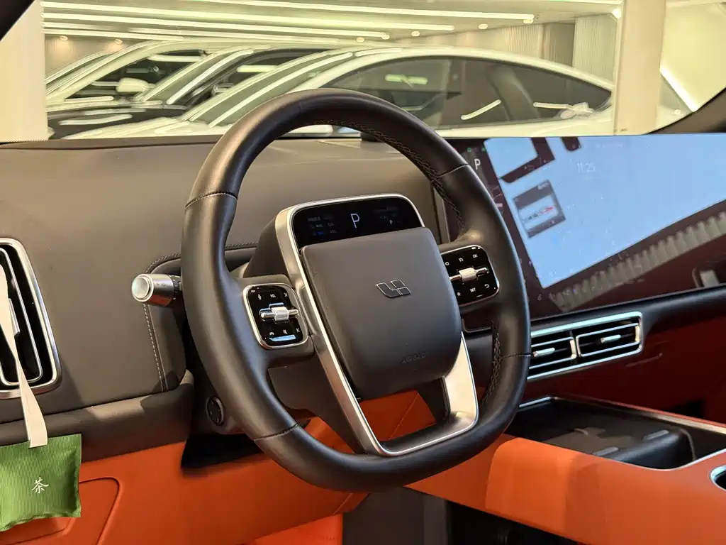 Li Auto Li L8 — миниатюра 5