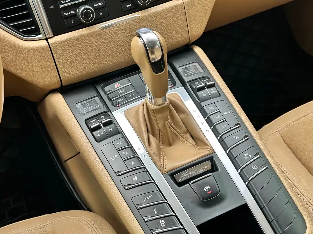 Porsche Macan — миниатюра 13