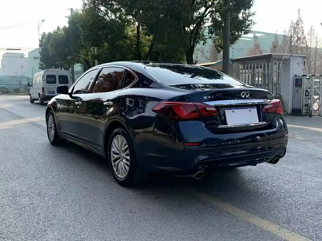 Infiniti Q70 — миниатюра 4