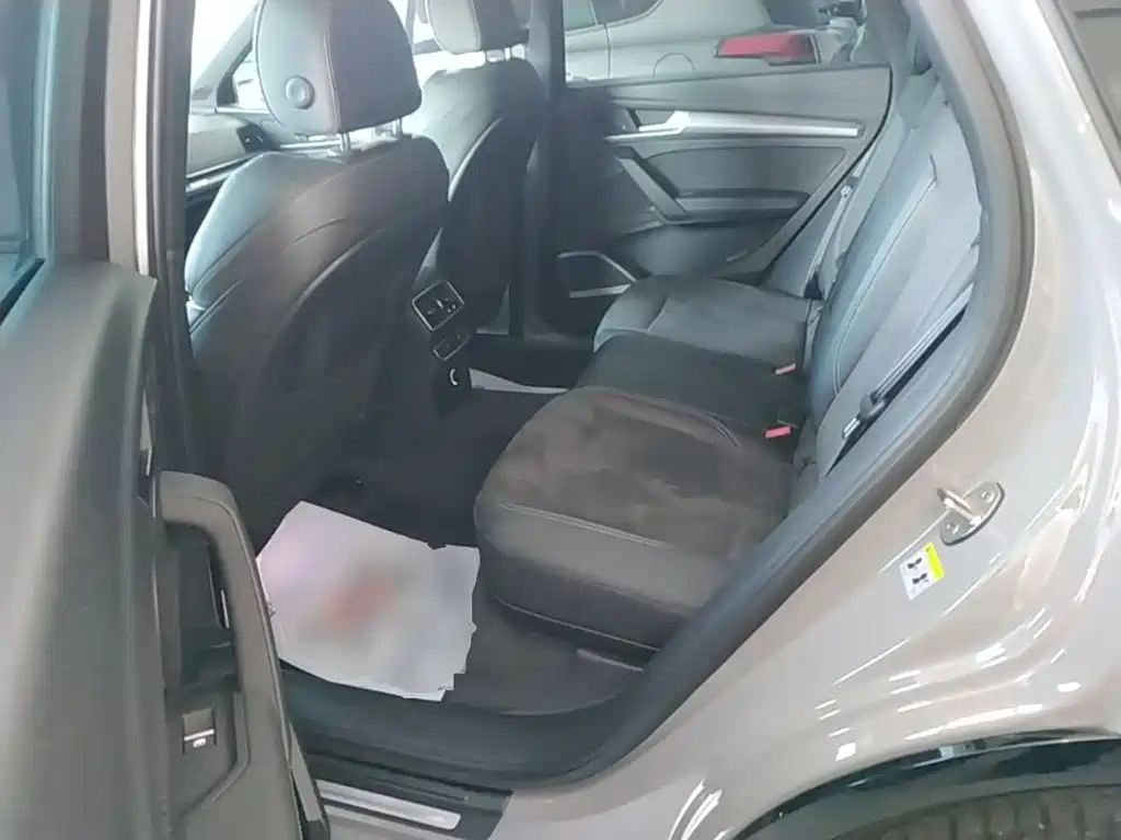 Audi Q5L Sportback — миниатюра 17