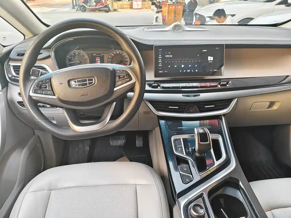 Geely Jia Ji — миниатюра 5