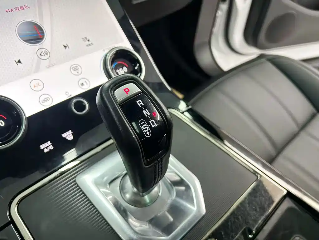 Land Rover Evoque — миниатюра 13
