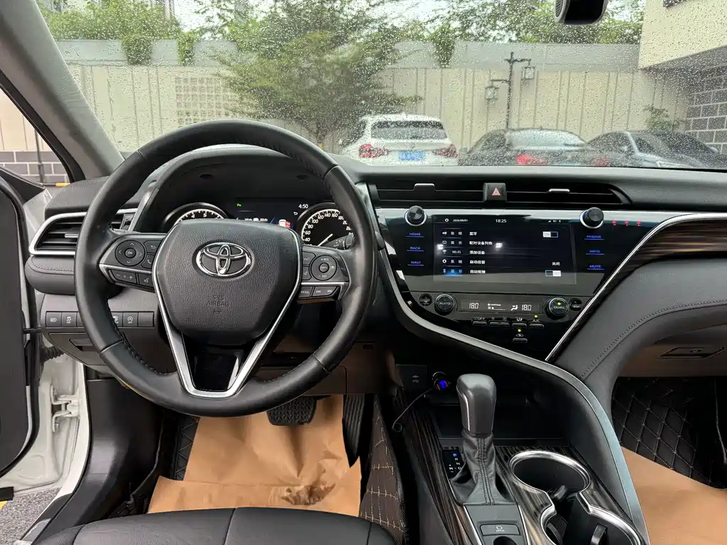 Toyota Camry — миниатюра 15