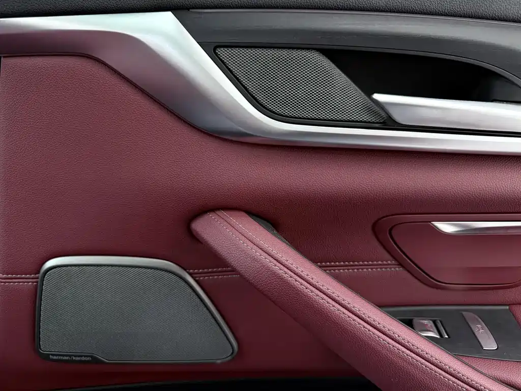BMW 5 Series — миниатюра 11