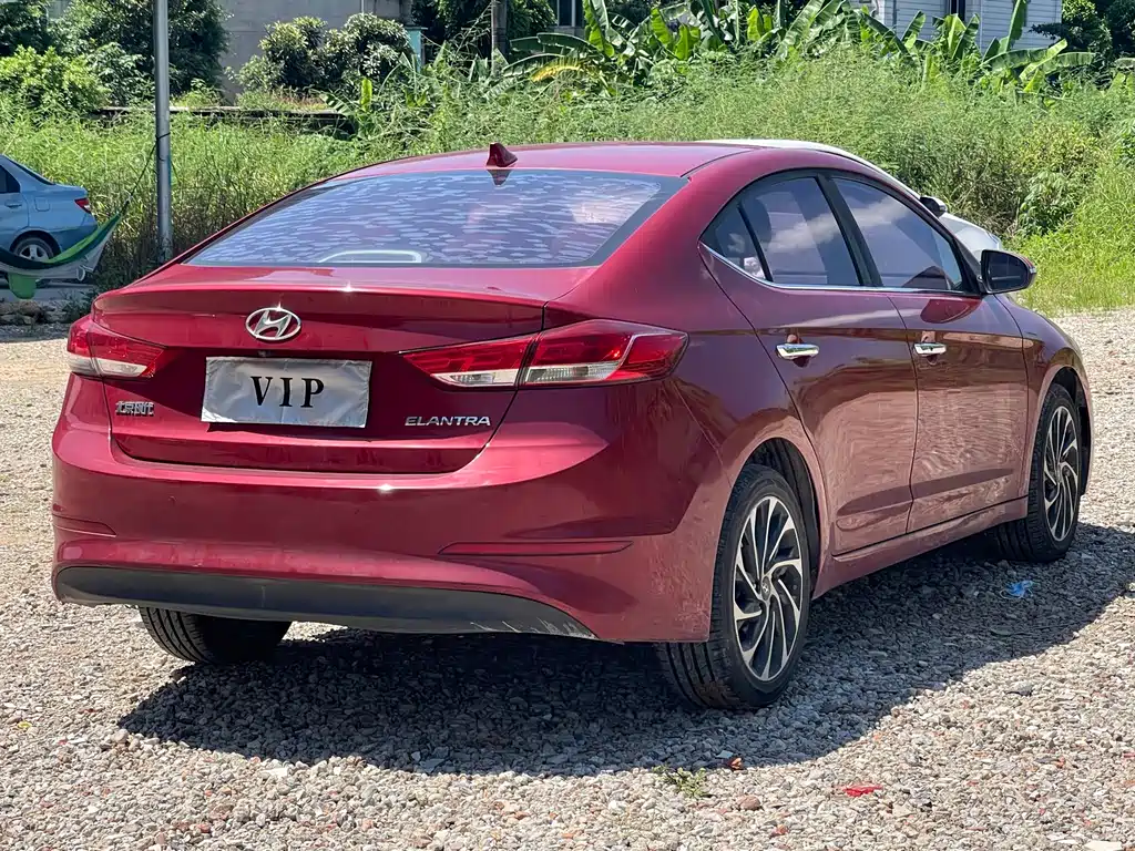Hyundai Elantra — миниатюра 9