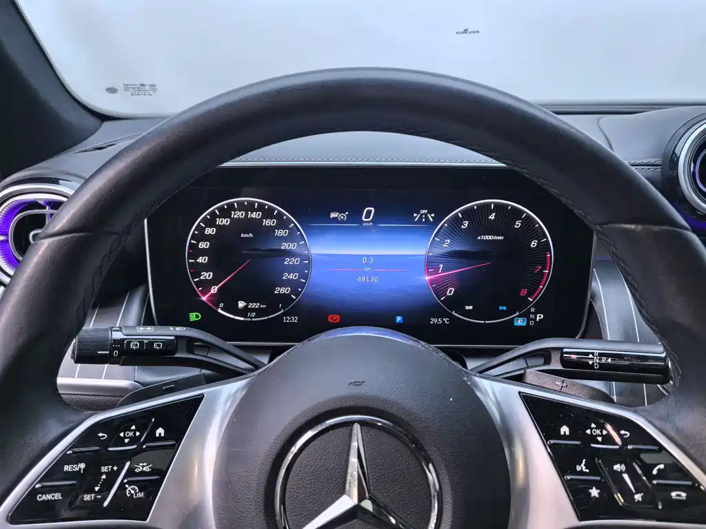 Mercedes-Benz GLC 2023 GLC 260 L 4MATIC 5 мест
