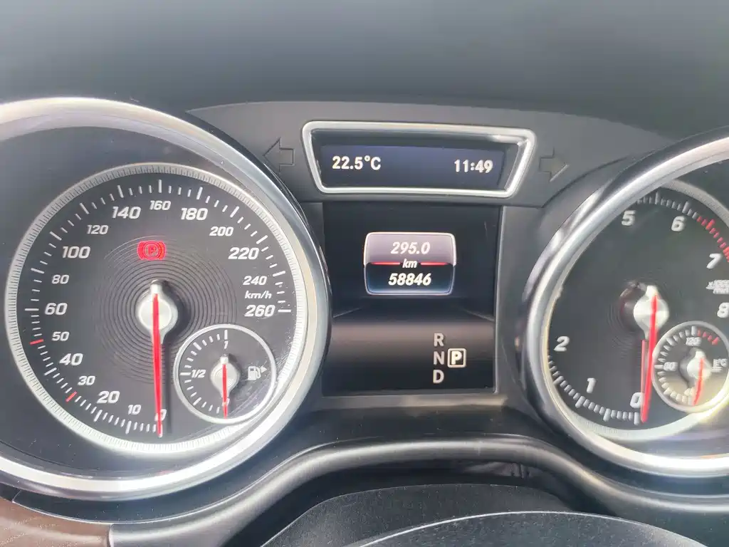 Mercedes-Benz GLE (Import) — миниатюра 10