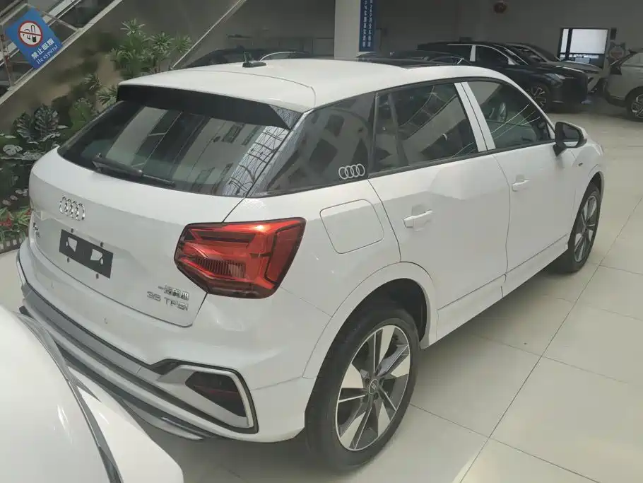 Audi Q2L — миниатюра 3