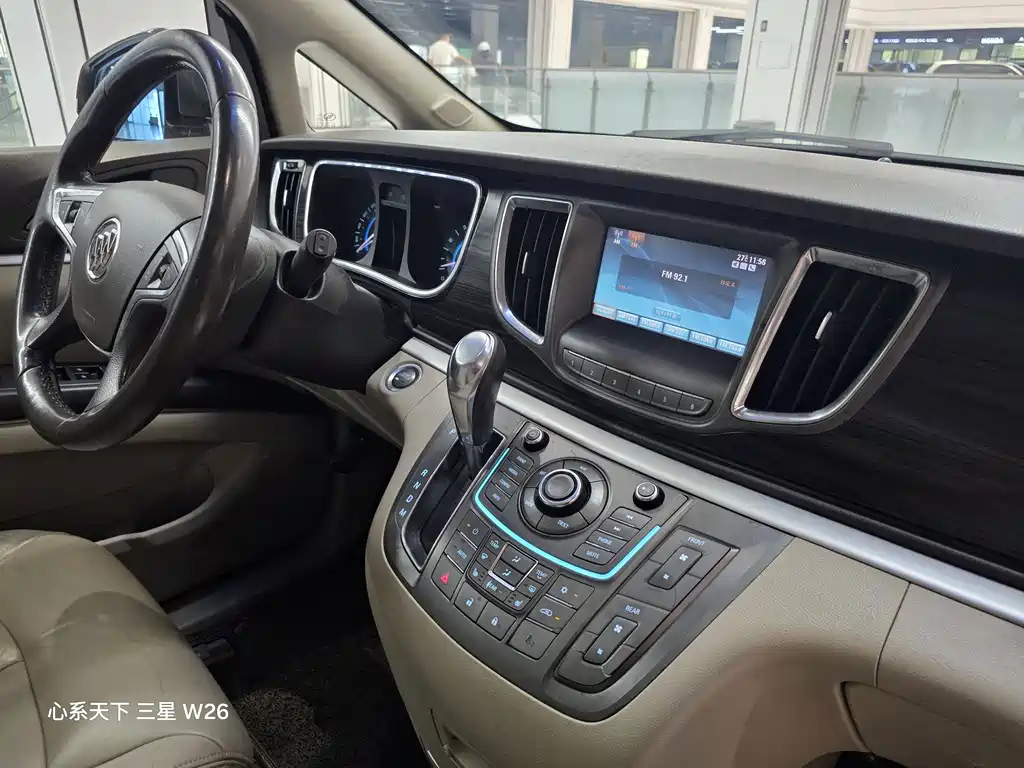 Buick GL8 — миниатюра 10