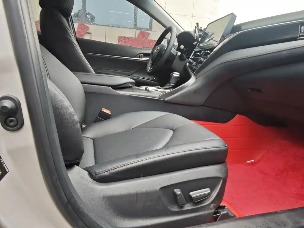 Toyota Camry — миниатюра 2