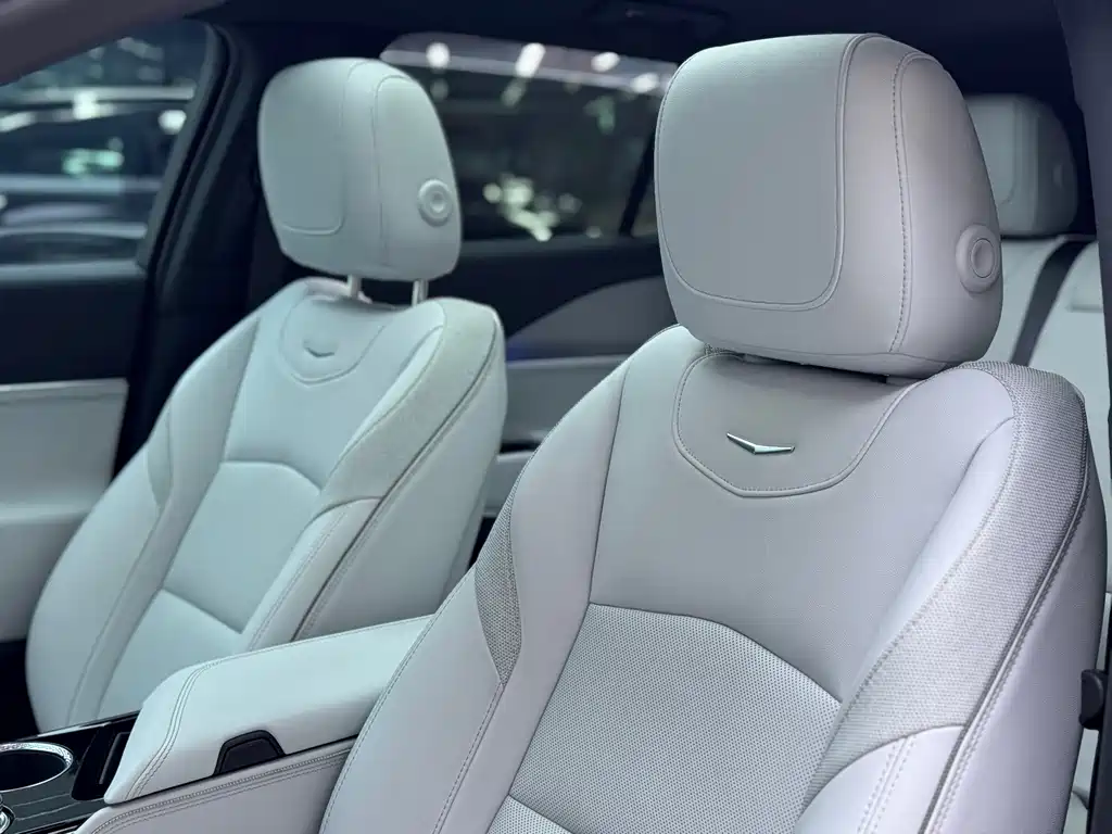 Cadillac GT4 — миниатюра 7
