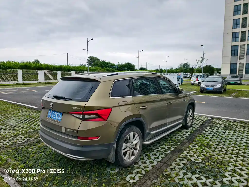 Skoda Kodiaq 2018 TSI330 7 мест Luxury