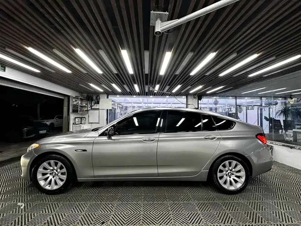 BMW 5 Series GT 5 GT 2010 535i Luxury