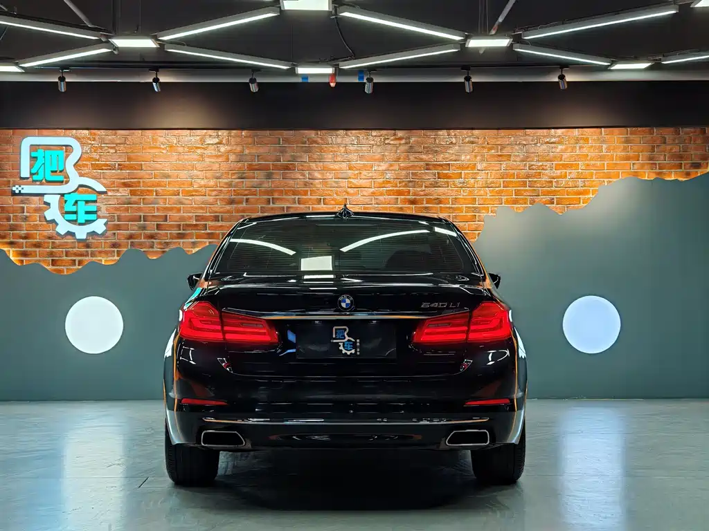 BMW 5 Series — миниатюра 9