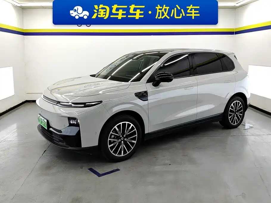 2025 Leapmotor B10 - zdjęcie 1 z 16