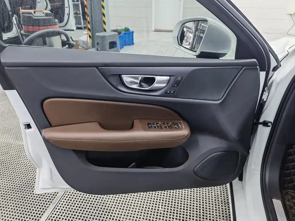 Volvo S60 — миниатюра 7