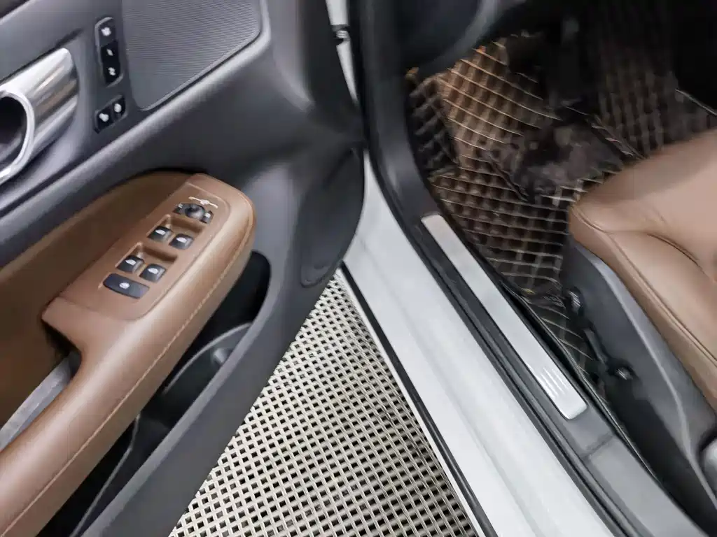 Volvo S60 — миниатюра 11