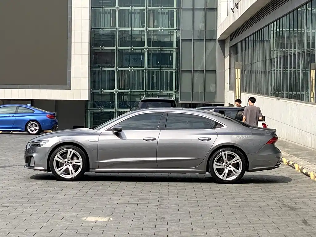 Audi A7L 2022 45 TFSI S-line