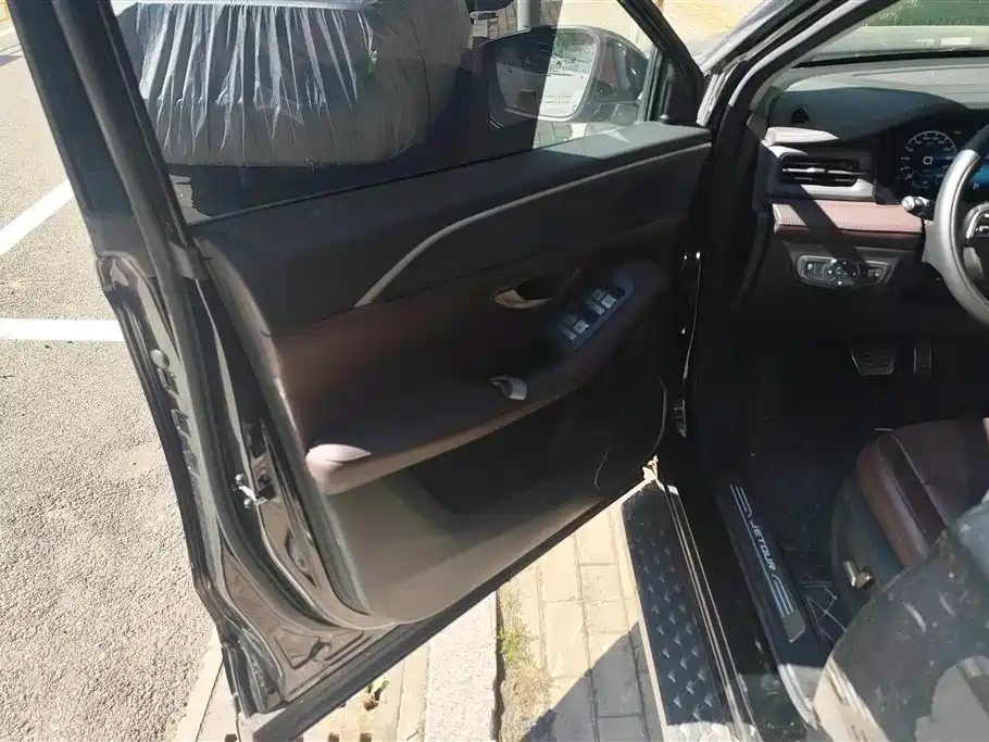 JETOUR X90 PLUS 2024 1.6TD DCT 5 мест