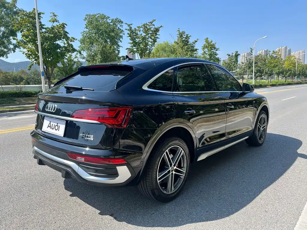 Audi Q5L Sportback — миниатюра 4