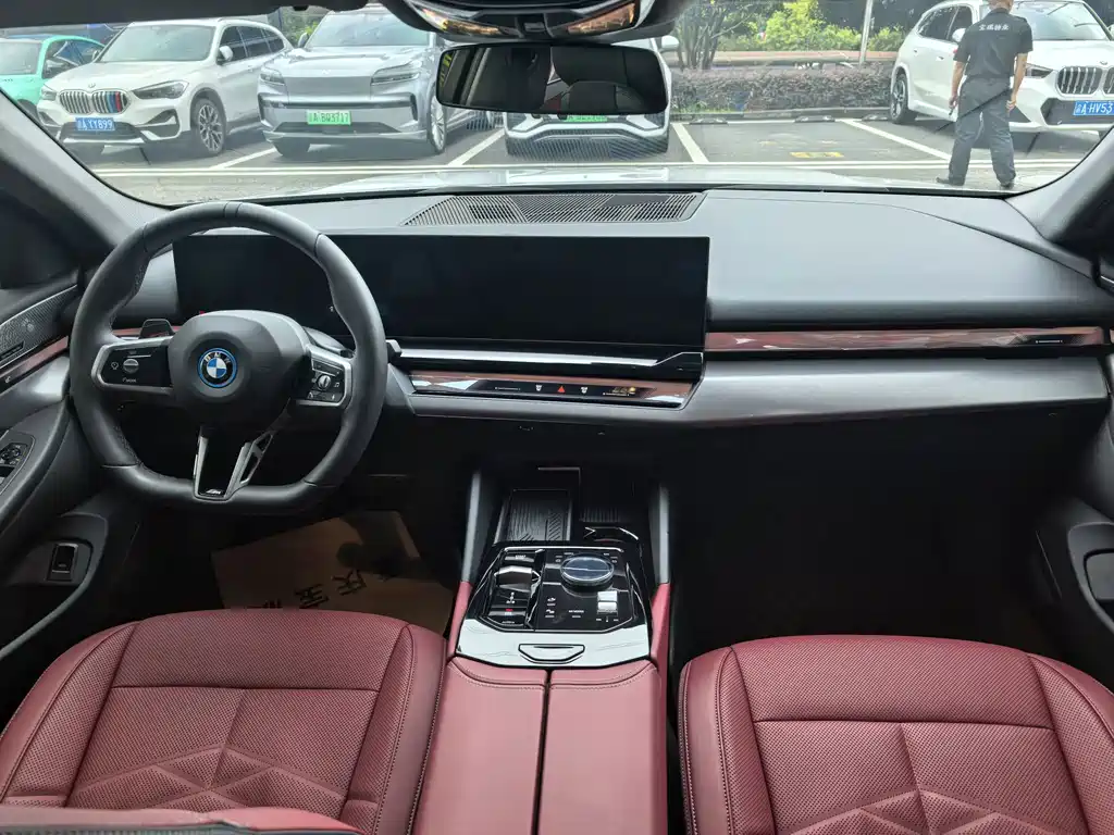 BMW i5 — миниатюра 11