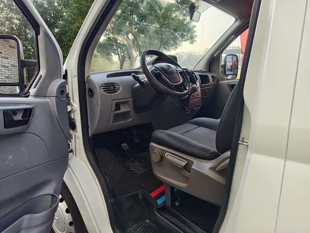 SAIC MAXUS XINTU V80