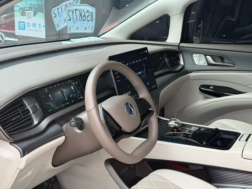 Denza D9 2022 EV 600 Flagship