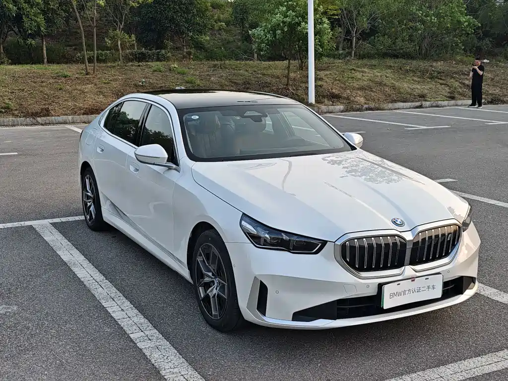 BMW i5 — миниатюра 11