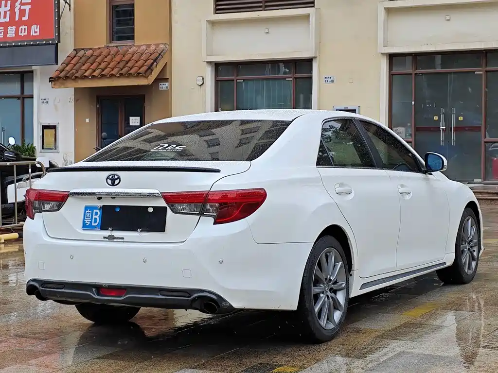 Toyota Reiz — миниатюра 4