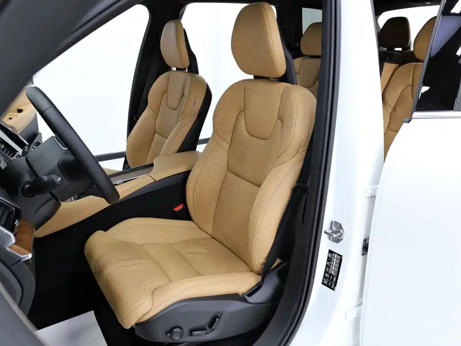 Volvo XC90 — миниатюра 7