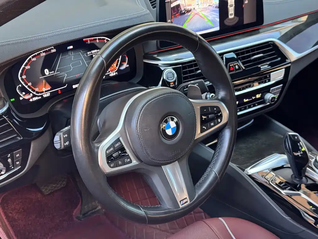 BMW 5 Series — миниатюра 17