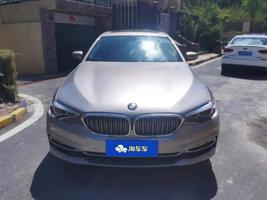 BMW 5 Series — миниатюра 2
