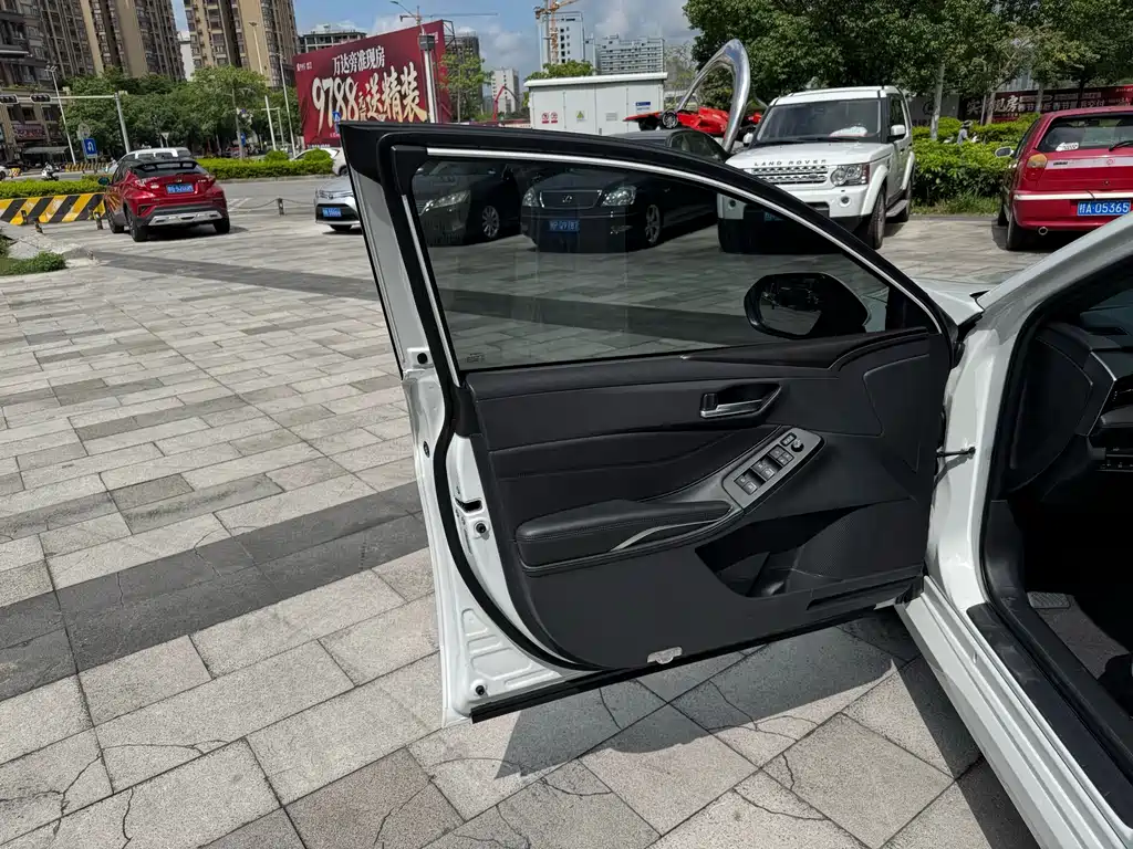 Toyota Avalon — миниатюра 18
