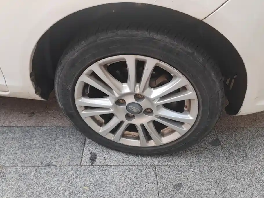 Ford Fiesta — миниатюра 6